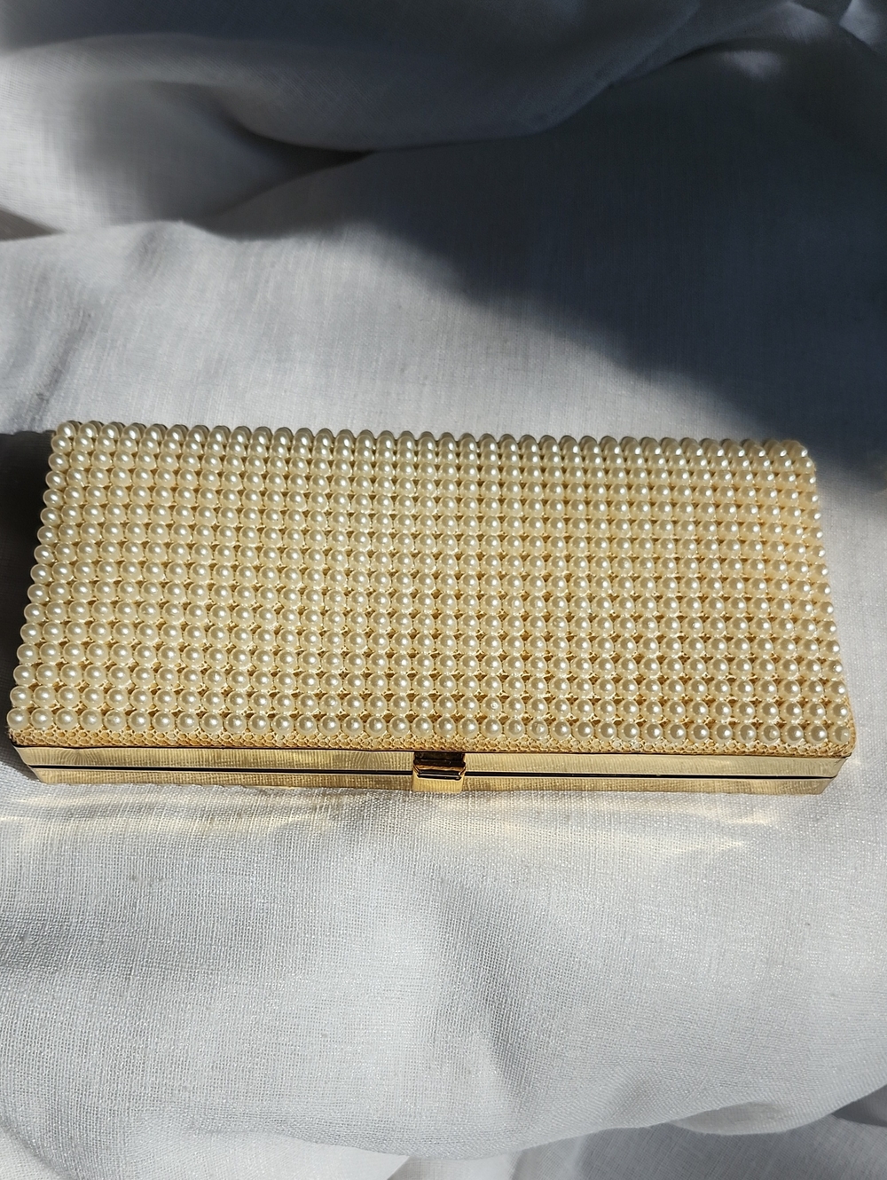 JR USA Ex Cond Vintage 50's Faux Pearl Gold Tone Snap Closure Box Clutch, $25